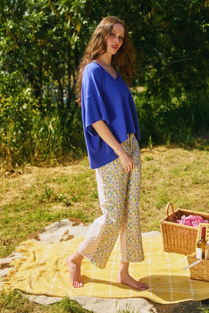 BUCKET LIST Women's Top V-neck Oversized Solid Knit Top || David's Clothing