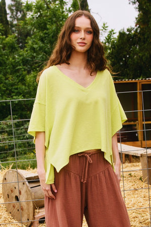 BUCKET LIST Women's Top V-neck Oversized Solid Knit Top || David's Clothing