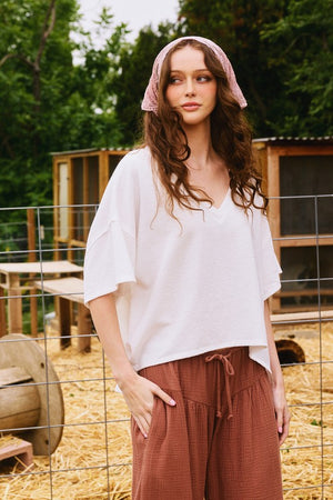 BUCKET LIST Women's Top V-neck Oversized Solid Knit Top || David's Clothing