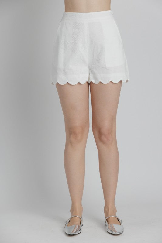 AUREUM Women's Shorts Scallop Hem Shorts