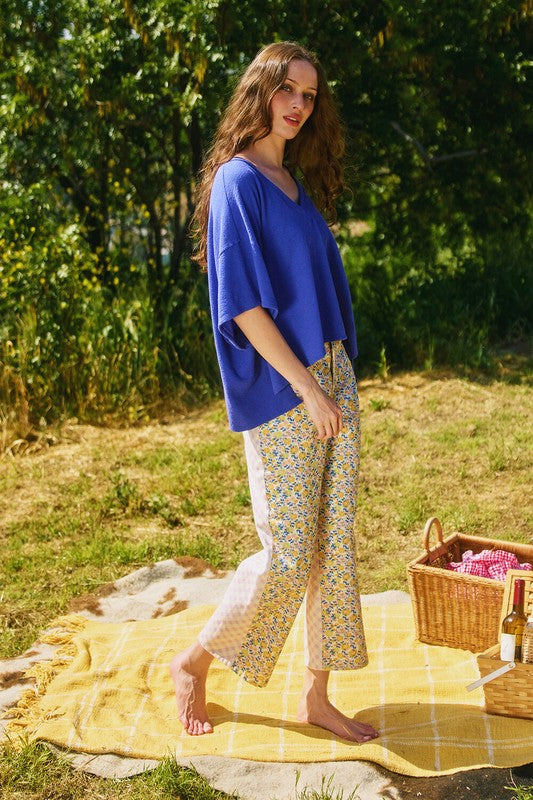 BUCKET LIST Women's Top V-neck Oversized Solid Knit Top || David's Clothing