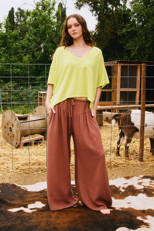 BUCKET LIST Women's Top V-neck Oversized Solid Knit Top || David's Clothing