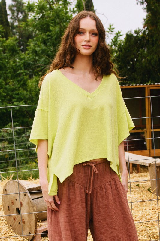 BUCKET LIST Women's Top V-neck Oversized Solid Knit Top || David's Clothing