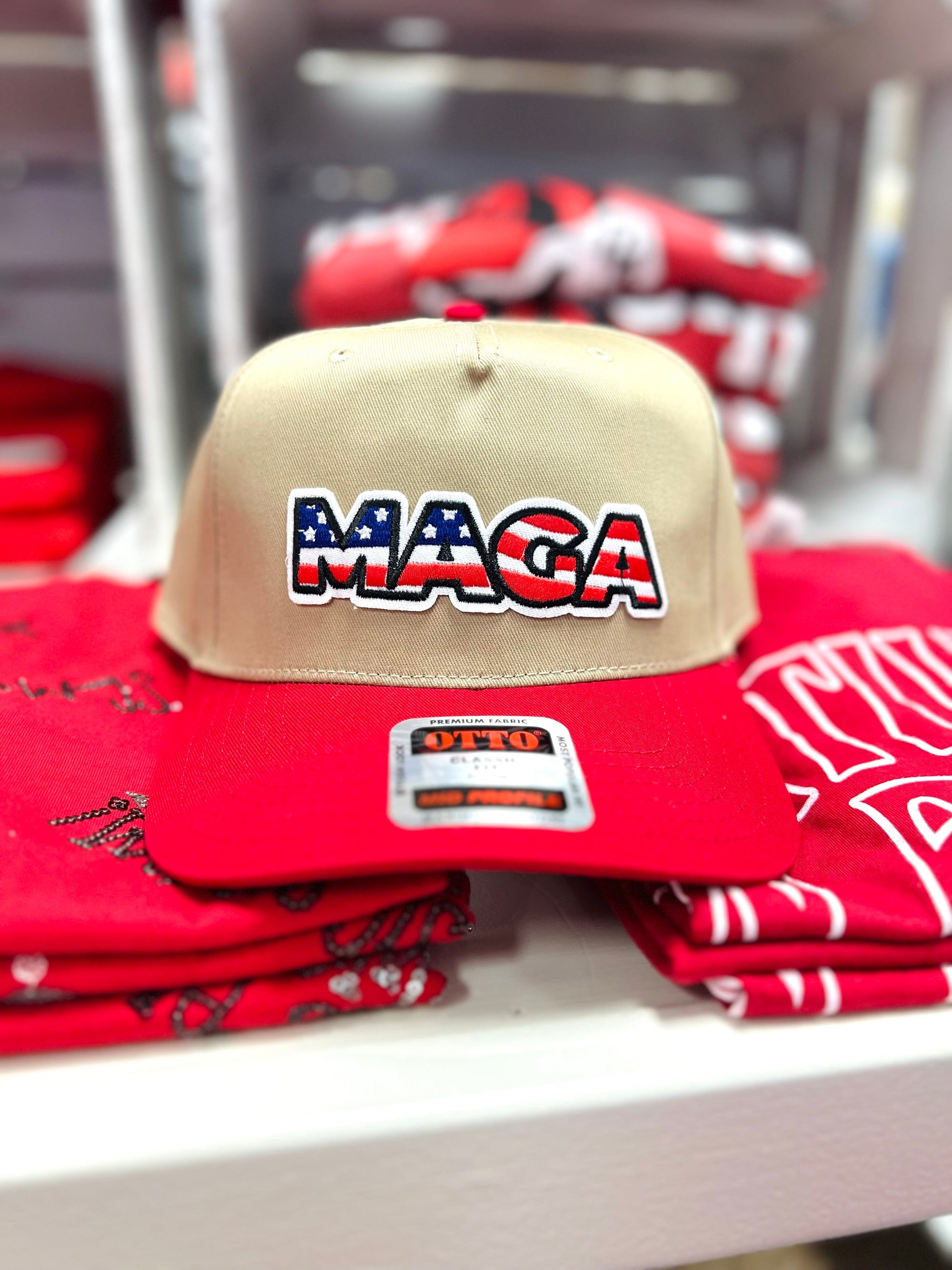 DISTRESSED VINTAGE DESIGNS Girl's Hat one size / Tan/Red Distressed Vintage MAGA Trucker || David's Clothing MAGAHAT