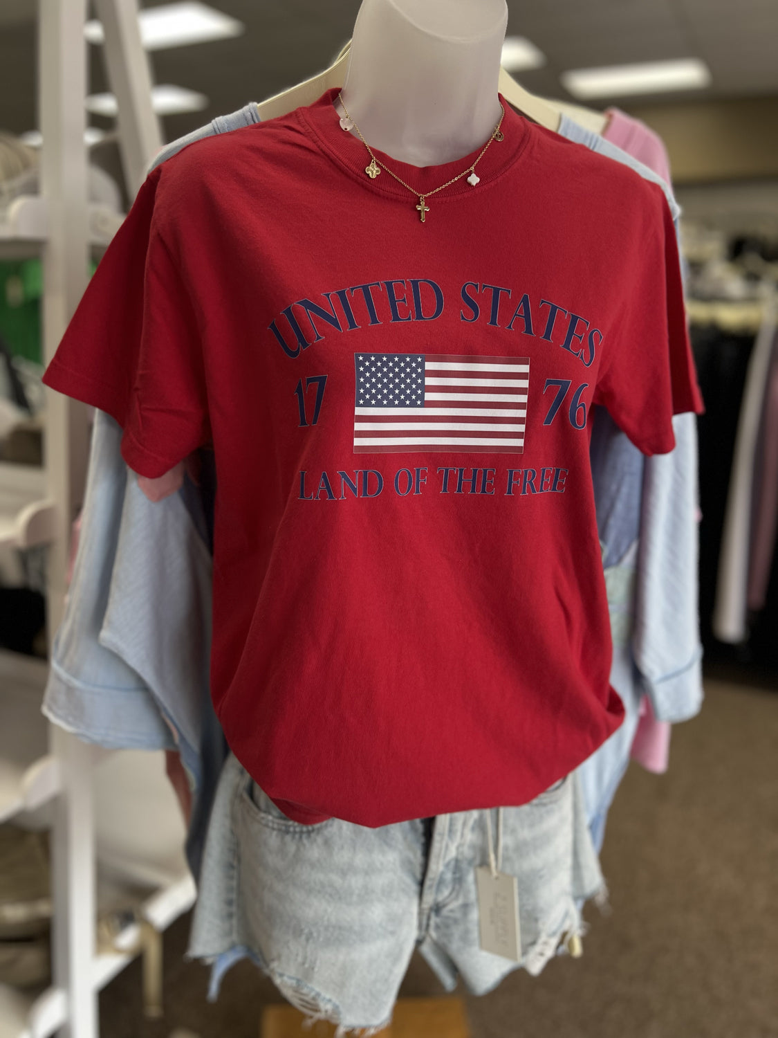 DISTRESSED VINTAGE DESIGNS Women's Tee Distressed Vintage Land Of Free Tee || David's Clothing
