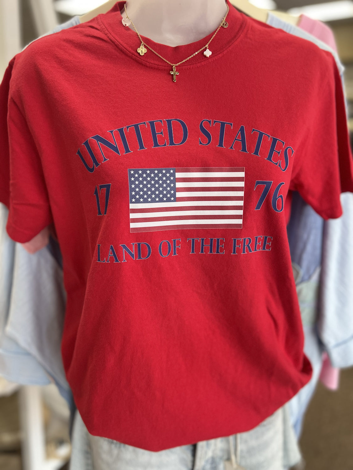DISTRESSED VINTAGE DESIGNS Women's Tee Distressed Vintage Land Of Free Tee || David's Clothing
