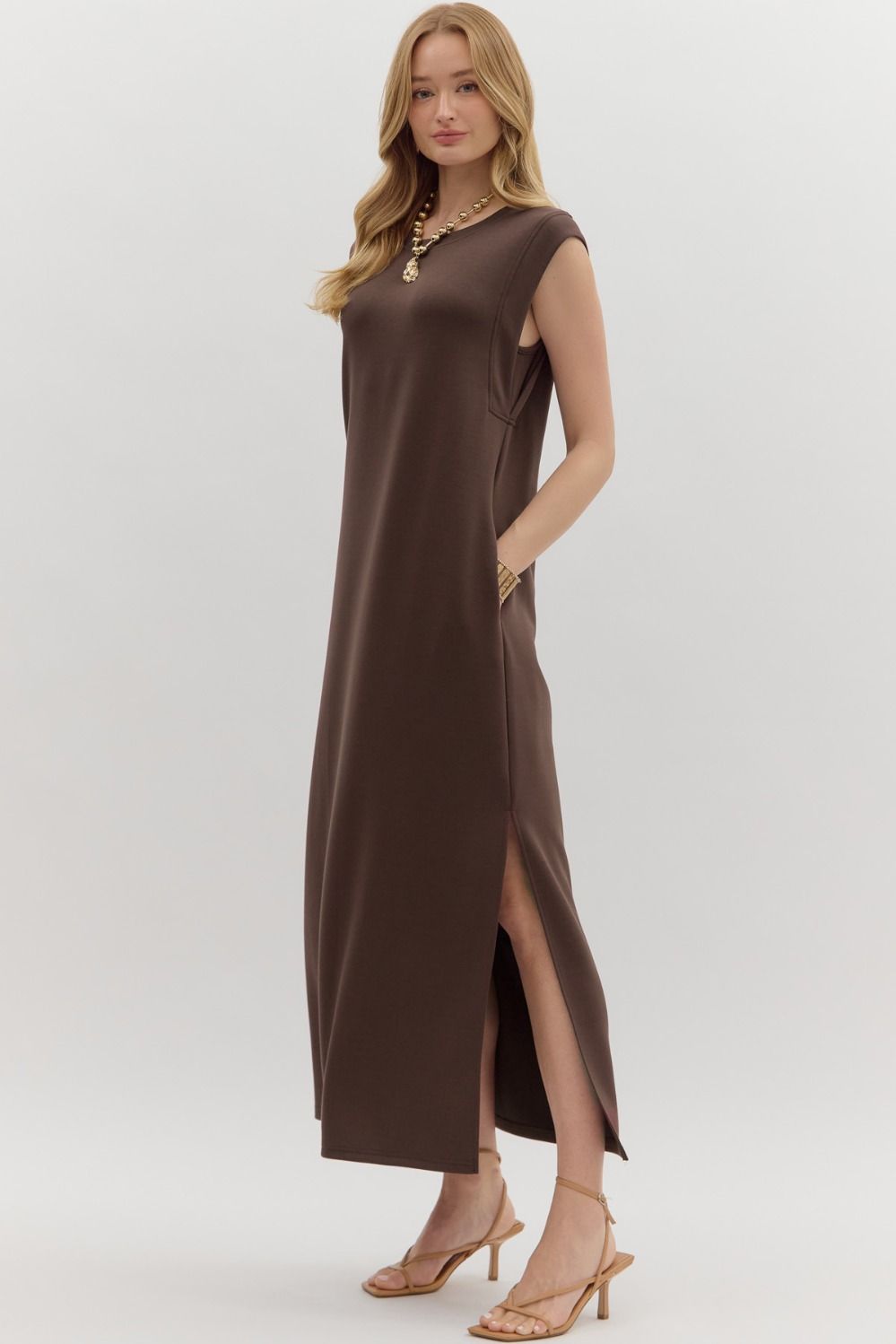 ENTRO INC Women's Dresses BROWN / S Solid Jersey Knit Pullover Midi Dress || David's Clothing D27101