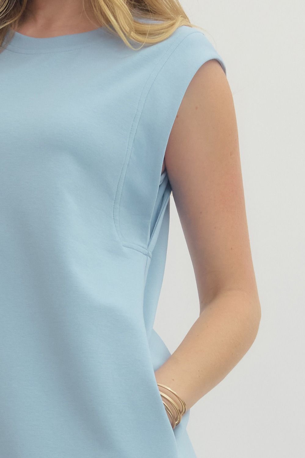 ENTRO INC Women's Dresses Solid Sleeveless Mini Dress with Should Pad Detail