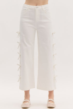 ENTRO INC Women's Jeans Mini Bows Cropped Mid-Rise Denim Jeans || David's Clothing