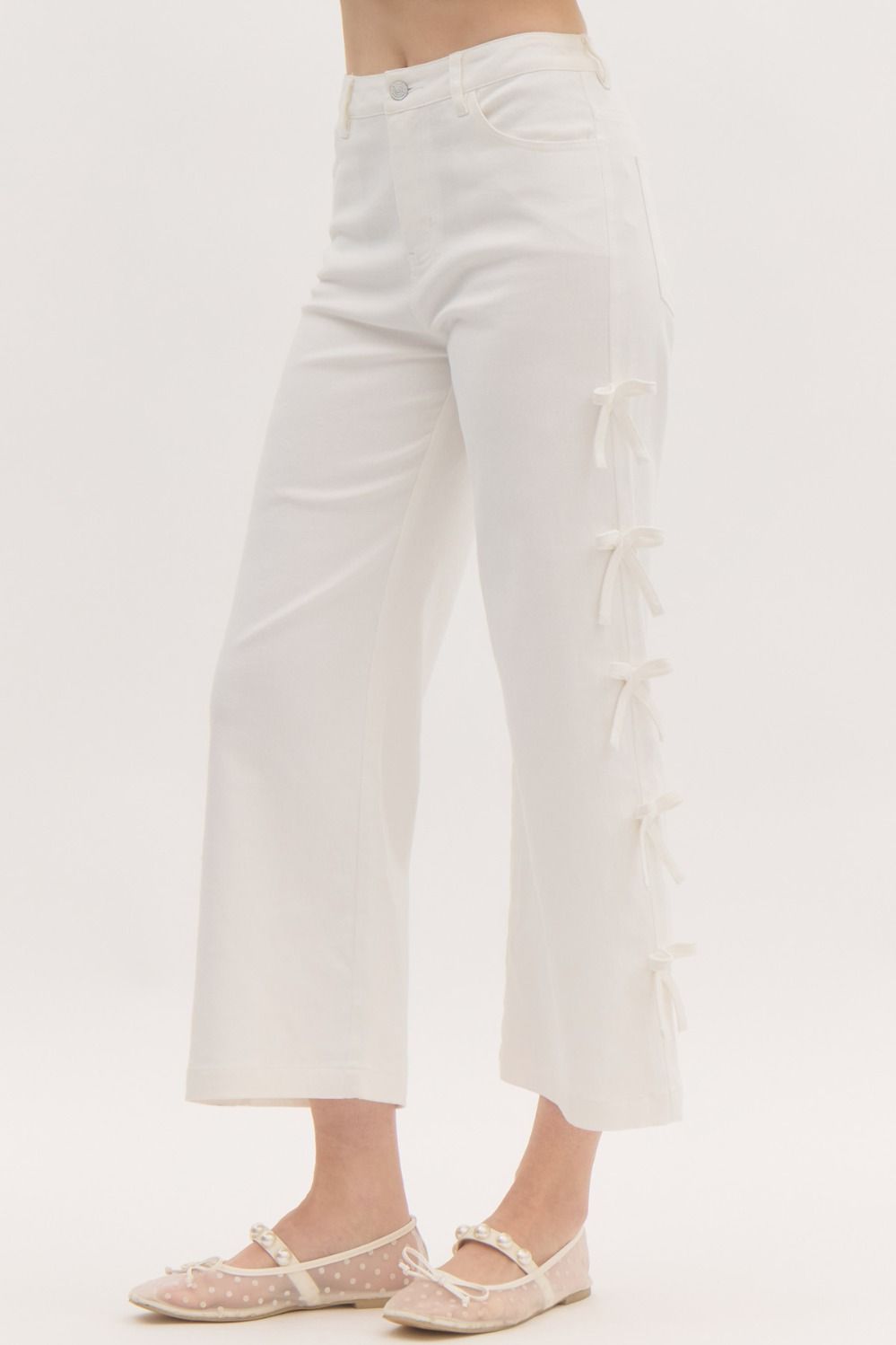 ENTRO INC Women's Jeans Mini Bows Cropped Mid-Rise Denim Jeans || David's Clothing