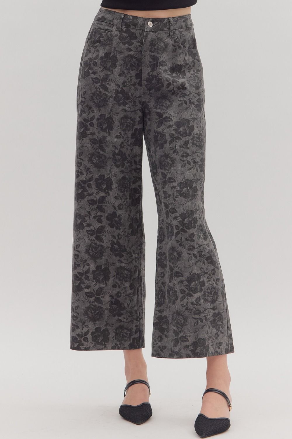 ENTRO INC Women's Pants CHARCOAL / S Floral Print Ankle-Length Pants P27887