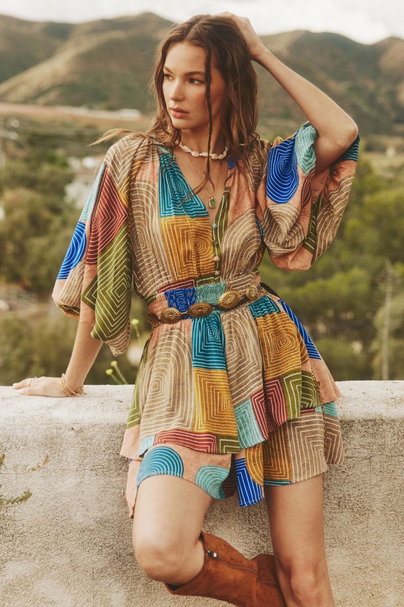 ENTRO INC Women's Romper Printed V-Neck Bubble Sleeve Romper || David's Clothing