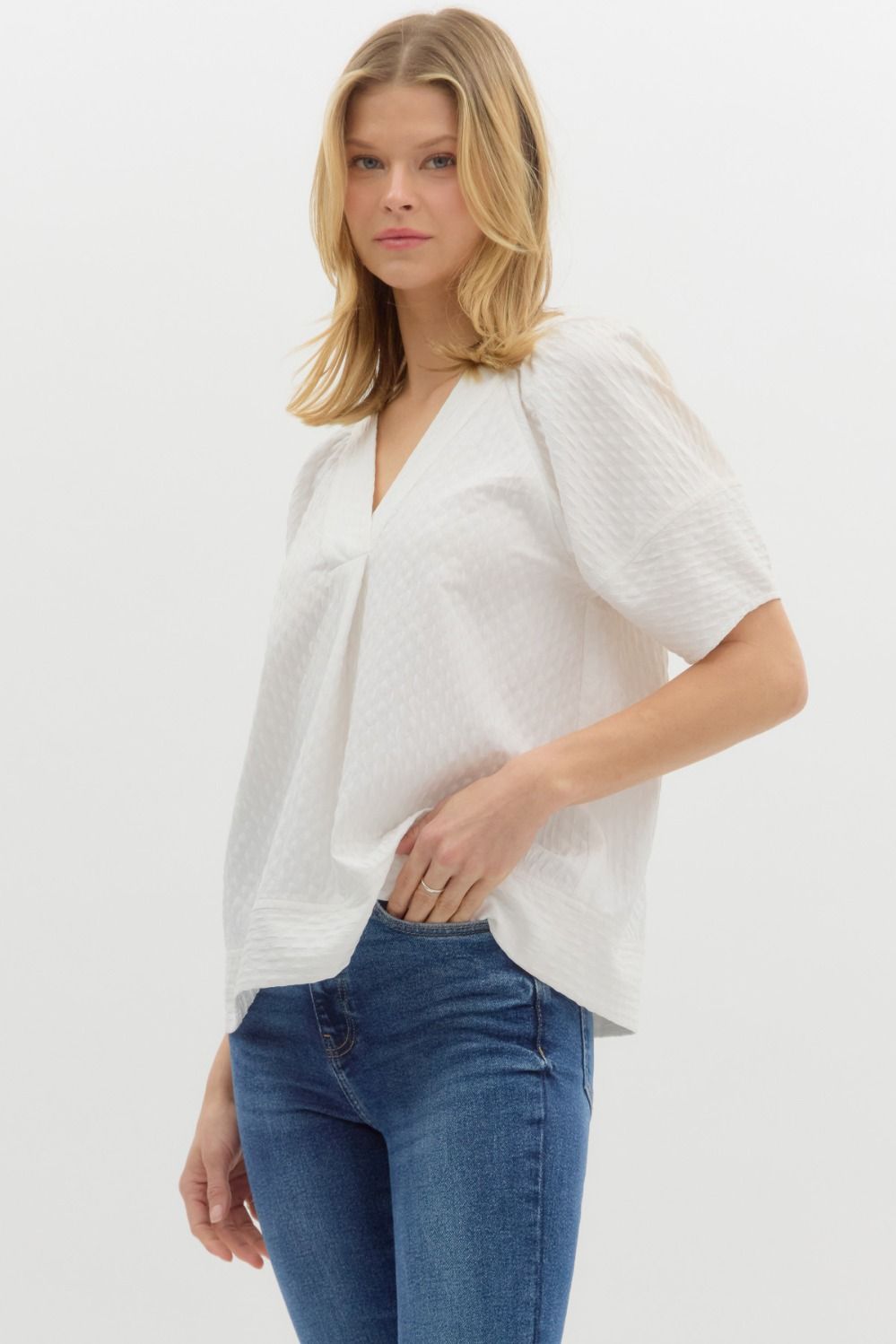ENTRO INC Women's Top OFFWHITE / S 1- take pics of blue - Crinkle Top V-Neck Top T26795