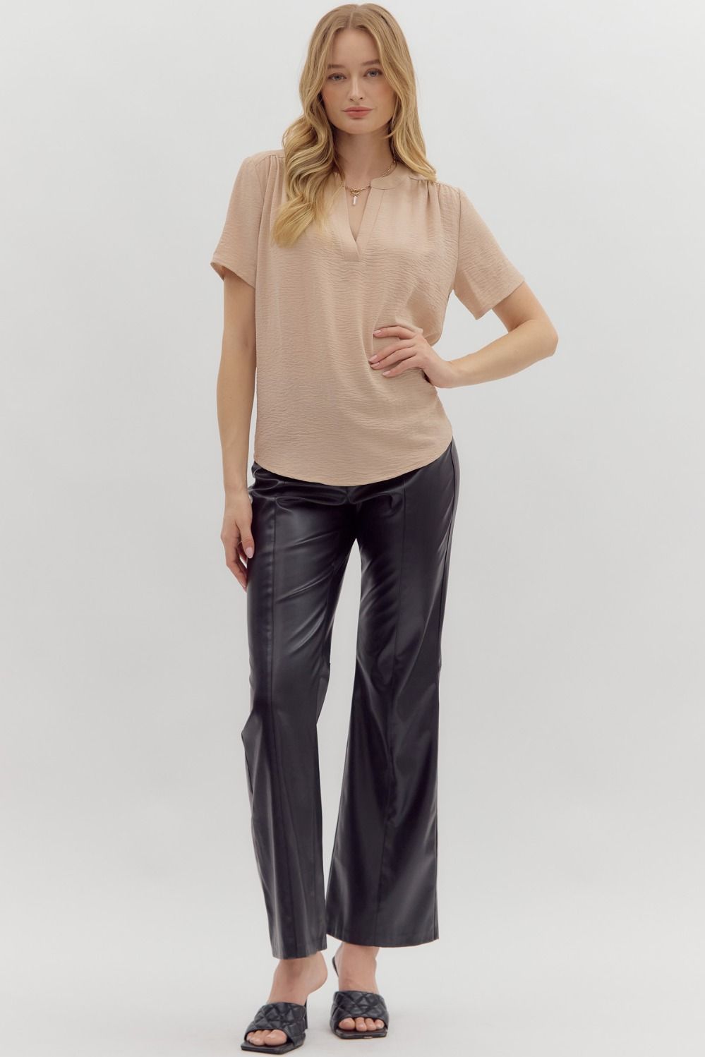 ENTRO INC Women's Top Classic Split V-Neck Short Sleeve Pullover Top || David's Clothing