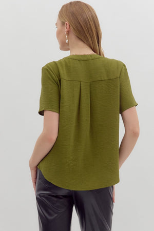 ENTRO INC Women's Top Classic Split V-Neck Short Sleeve Pullover Top || David's Clothing