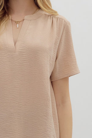 ENTRO INC Women's Top Classic Split V-Neck Short Sleeve Pullover Top || David's Clothing
