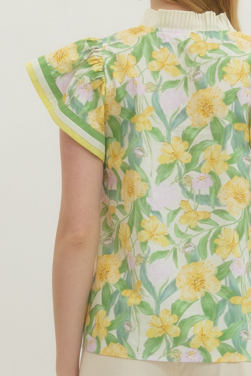 ENTRO INC Women's Top Floral print flutter sleeve top