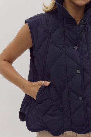 ENTRO INC Women's Top Quilted Scallop Vest || David's Clothing