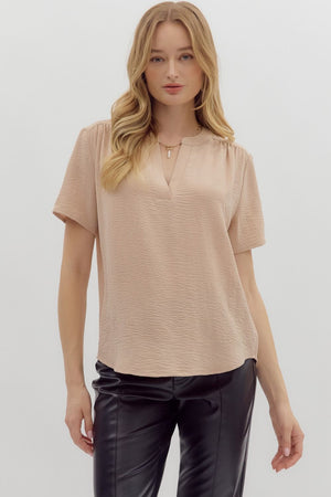 ENTRO INC Women's Top TOAST / S Classic Split V-Neck Short Sleeve Pullover Top || David's Clothing T27130