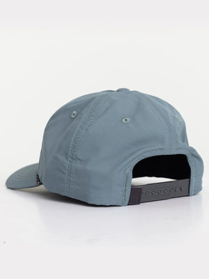 FREE FLY APPAREL Men's Hats STONE BLUE Free Fly Wave Performance Hat || David's Clothing WV5P451