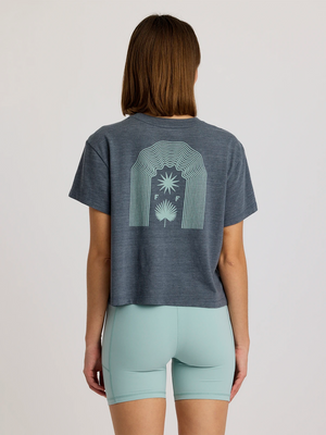 FREE FLY APPAREL Women's Top Free Fly Women's Fan Palm Tee || David's Clothing