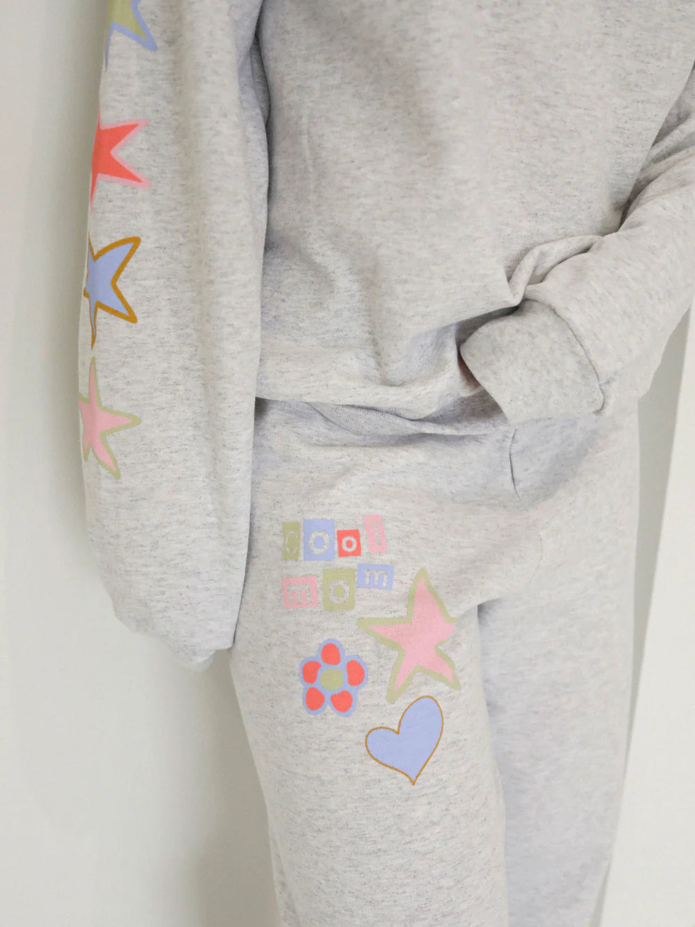 FRIDAY AND SATUR Women's Pants Friday + Saturday Cool Mom Sweatpants || David's Clothing