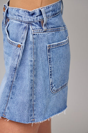 HIDDEN JEANS Women's Shorts Hidden Jeans Medium Wash Side Insert A-line Shorts || David's Clothing