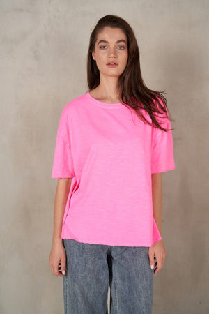 LABIZ Women's Top FUCHSIA / S Raw Edge Cotton Slub T-Shirt || David's Clothing MT37202