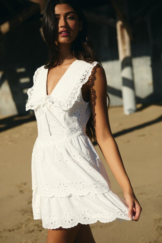 LELIS COLLECTION Women's Dresses Sleeveless V-neck Collared Eyelet Mini Dress