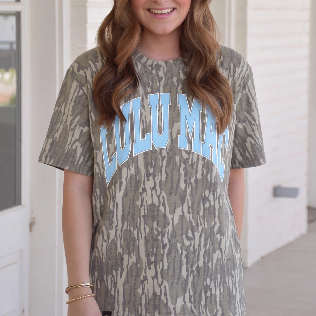 LU LU MAC Women's Tee Lulu Mac Mossy Oak Bottomland Print Tee W/ Light Blue