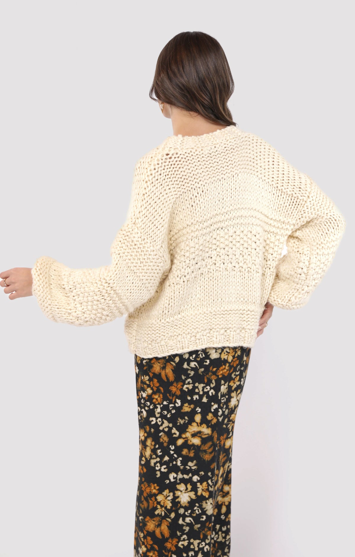 SADIE AND SAGE Women's Sweaters Iggy Chunky Tie Front Hand Knit Cardigan