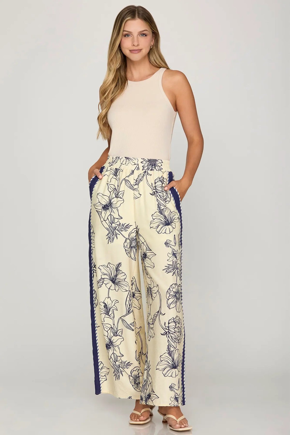 SHE AND SKY Women's Pants Woven Print Pants With Contrast Detail