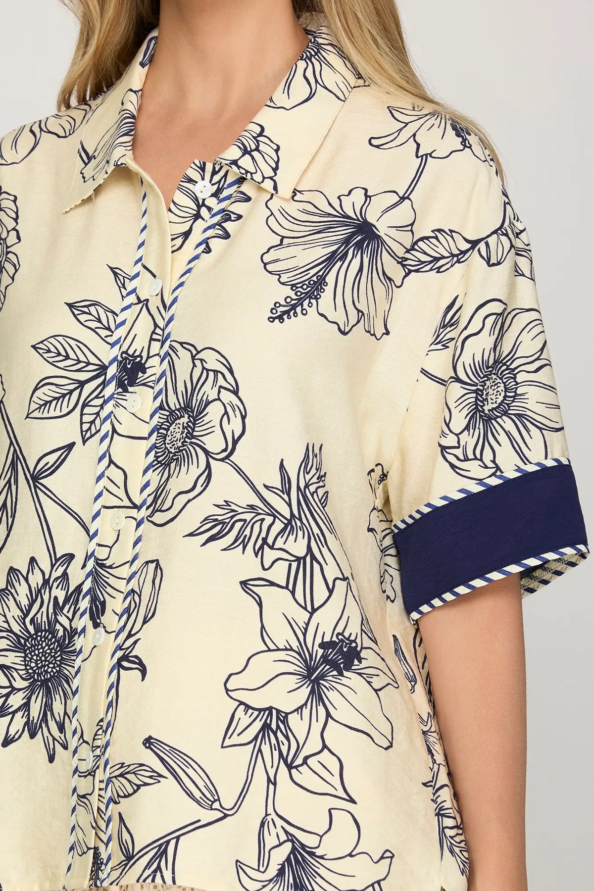 SHE AND SKY Women's Top Half Sleeve Button Down Woven Print Shirt Top With Contrast Detail