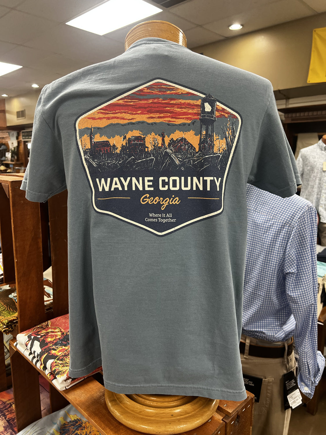 SOUTHERN FRIED COTTON Men's Tees CHAMBRAY / S David's Clothing Wayne County SS Tee || David's Clothing ND982C