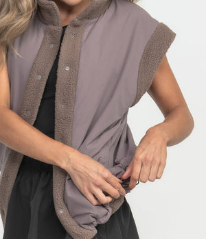 SOUTHERN SHIRT CO. Women's Outerwear Southern Shirt Reversible Fleece Vest || David's Clothing